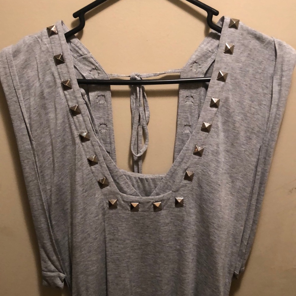 Bebe shirt worn once. Very stylish